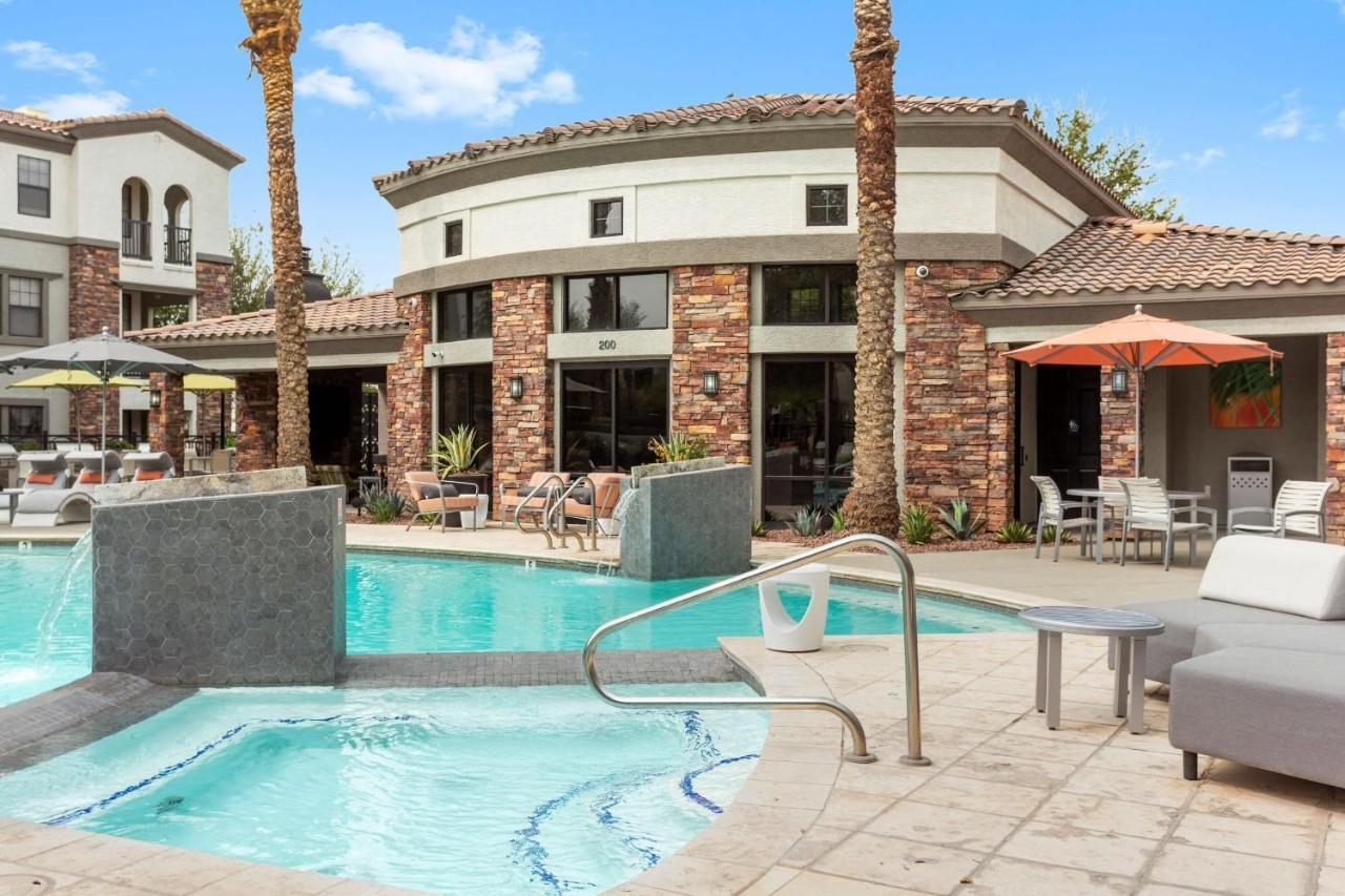 Cozysuites Glendale By The Stadium With Pool 10 Экстерьер фото