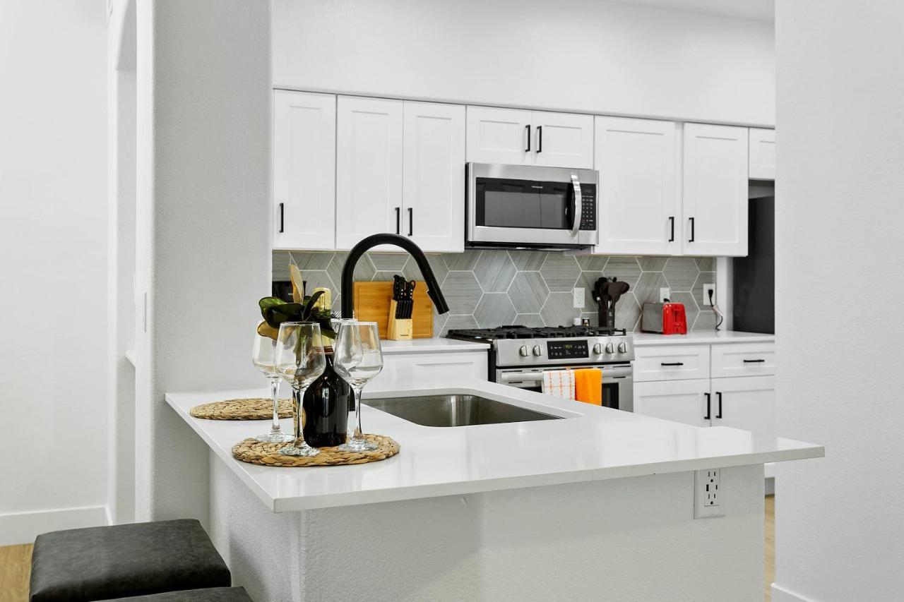 Cozysuites Glendale By The Stadium With Pool 10 Экстерьер фото